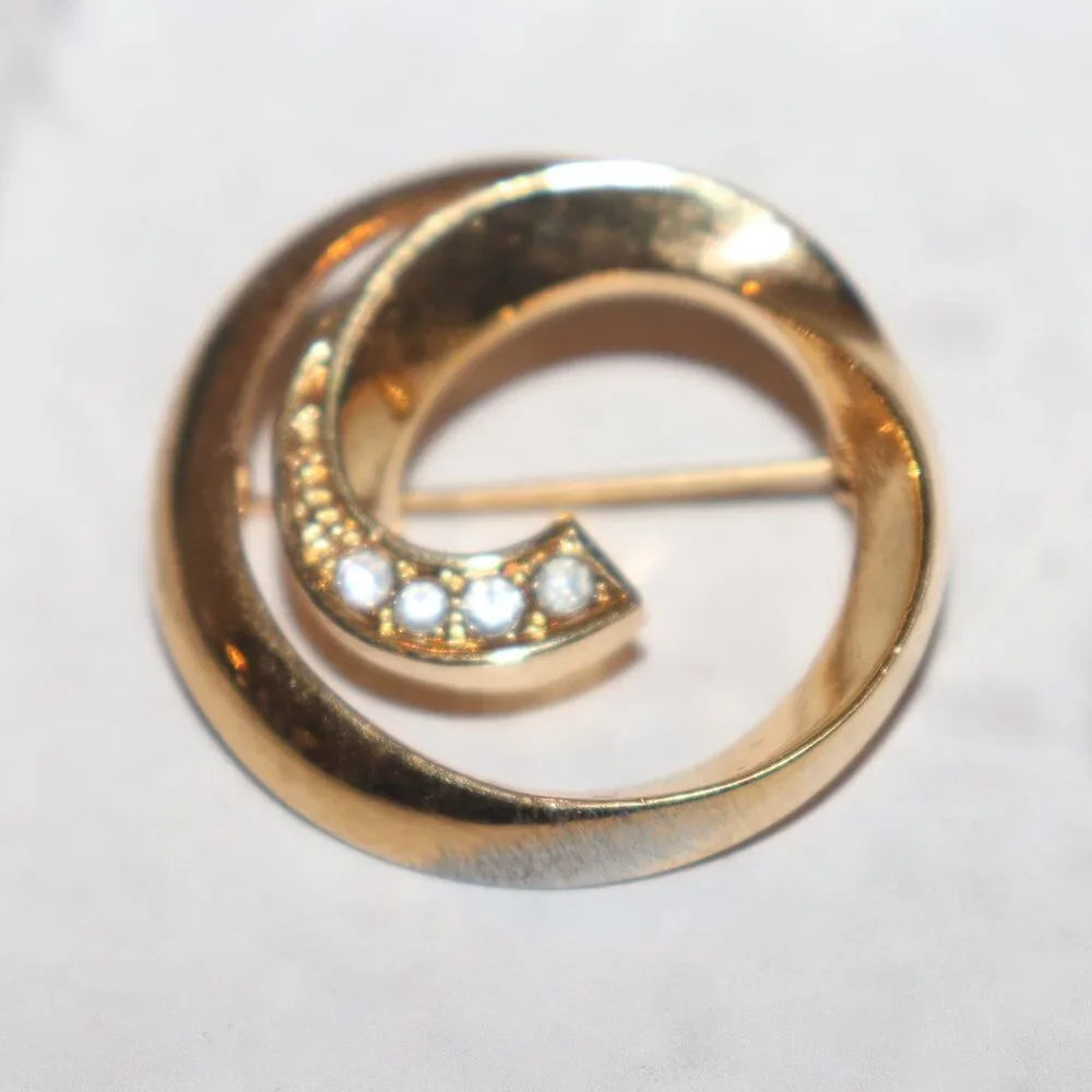 ✨💛🌟 VINTAGE RHINESTONE BROOCH · GOLD-TONE · 1.25